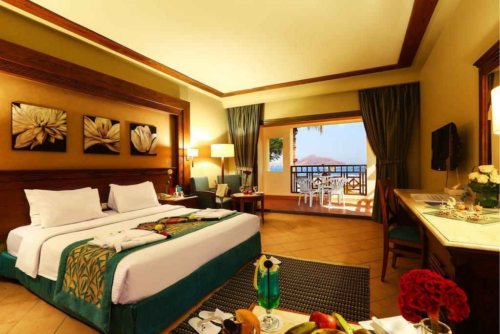 Charmillion Club Resort シャルム・エル・シェイク エクステリア 写真 A room at the Hilton Sharm El Sheikh