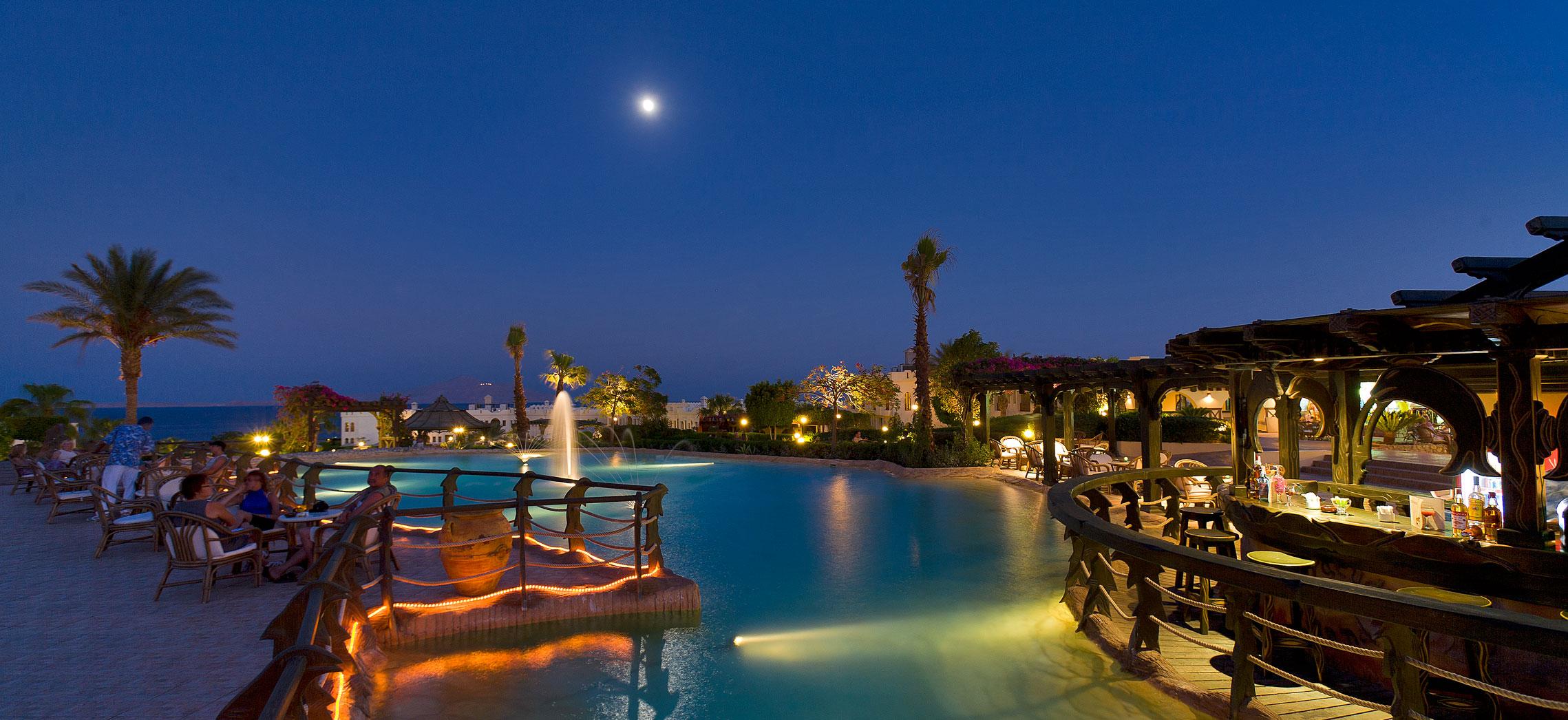 Charmillion Club Resort シャルム・エル・シェイク エクステリア 写真 The resort at night