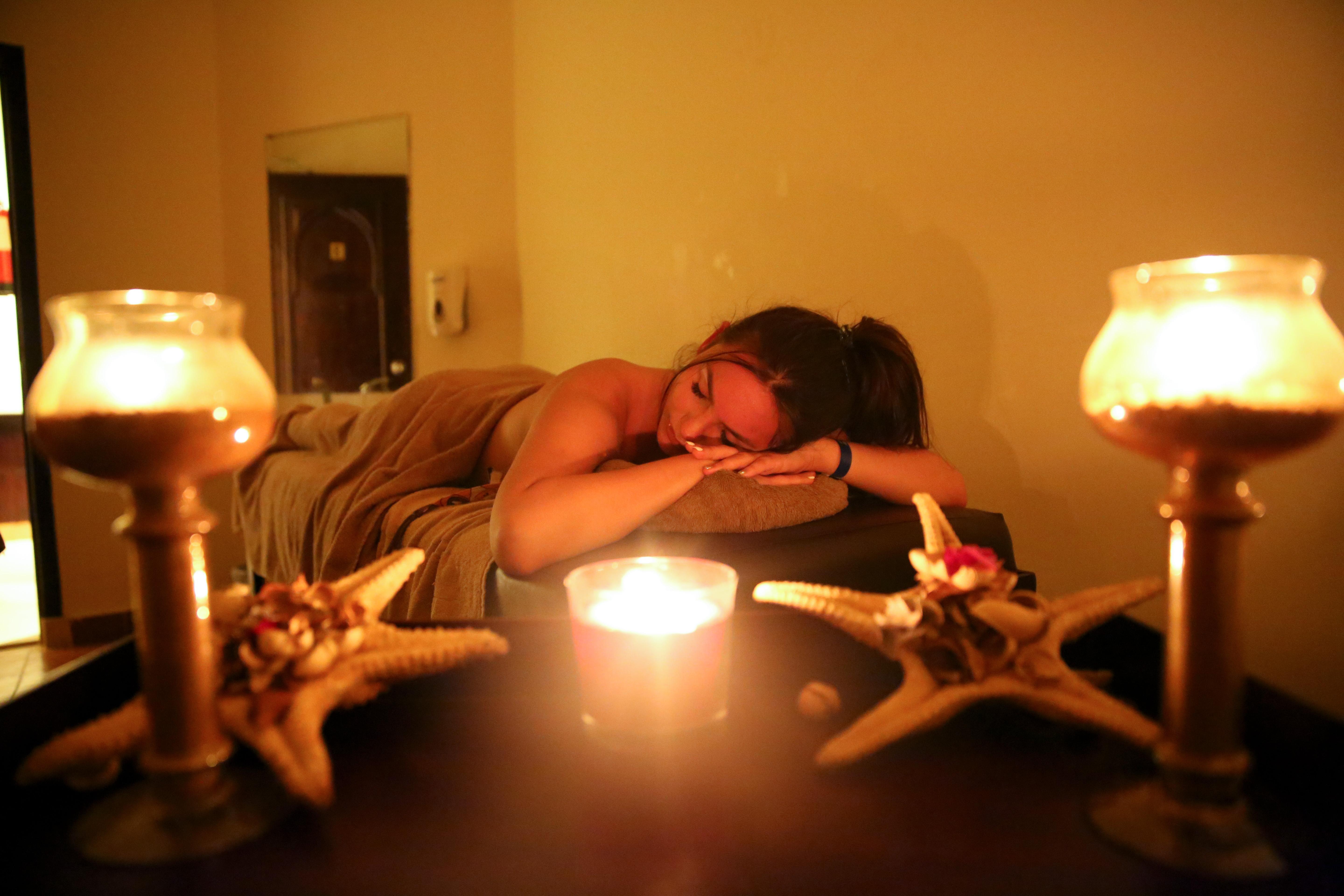 Charmillion Club Resort シャルム・エル・シェイク エクステリア 写真 A woman relaxing at a spa
